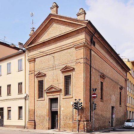 Hotel Dimora Santa Barbara Ferrara Exterior foto