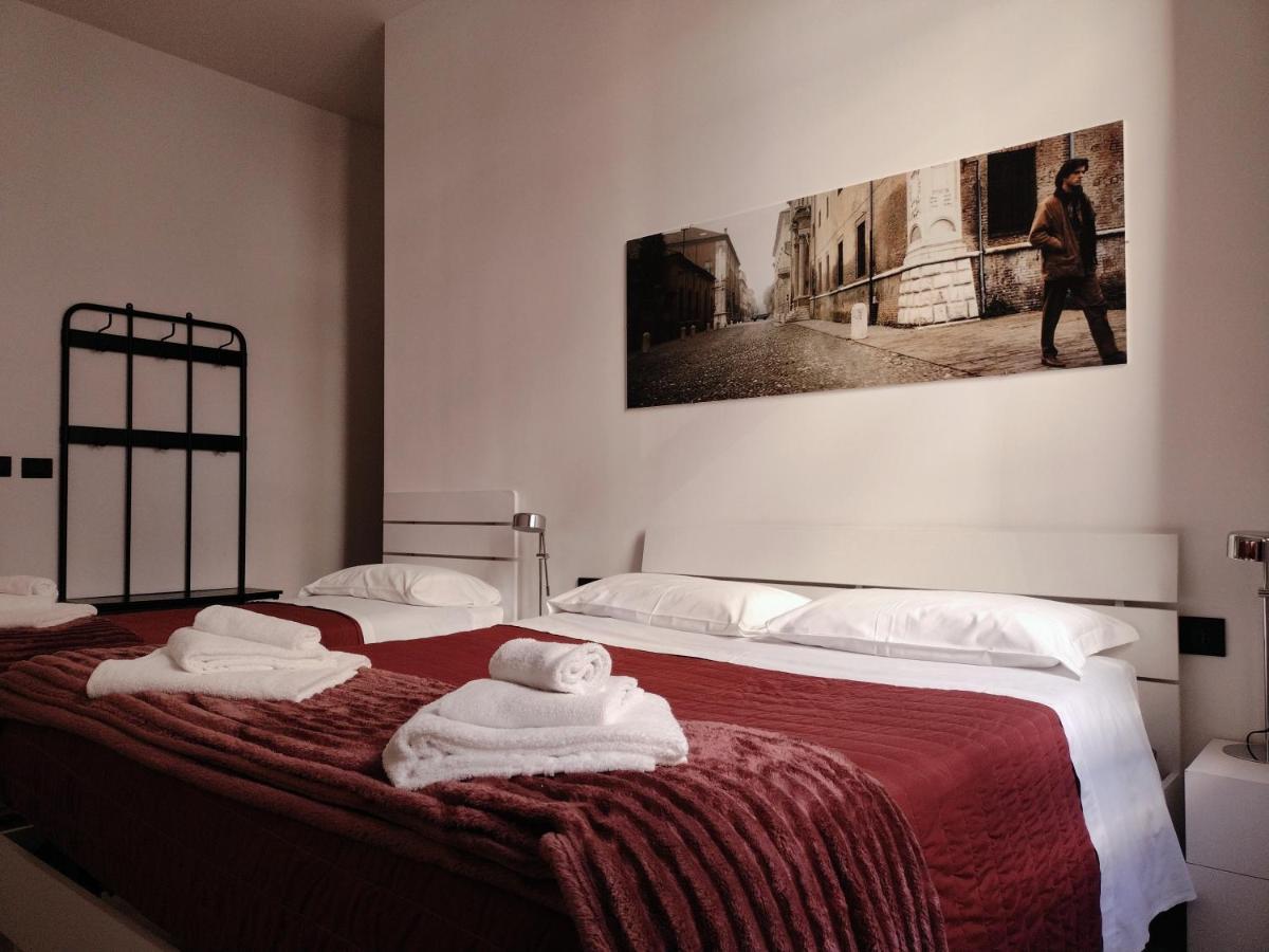 Hotel Dimora Santa Barbara Ferrara Exterior foto